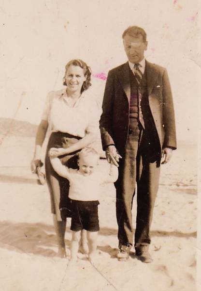 lillian_thomas_b_and_thomas_a.jpeg lillian_thomas_b_and_thomas_a.jpeg