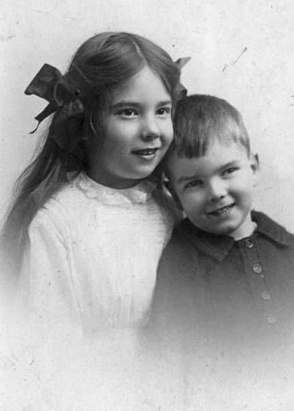 nora_sterling_cropped_resized.jpg nora_sterling_cropped_resized.jpg