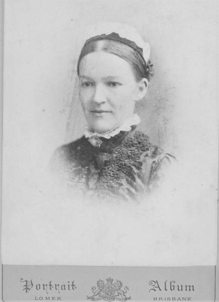 nora_1882.jpg nora_1882.jpg