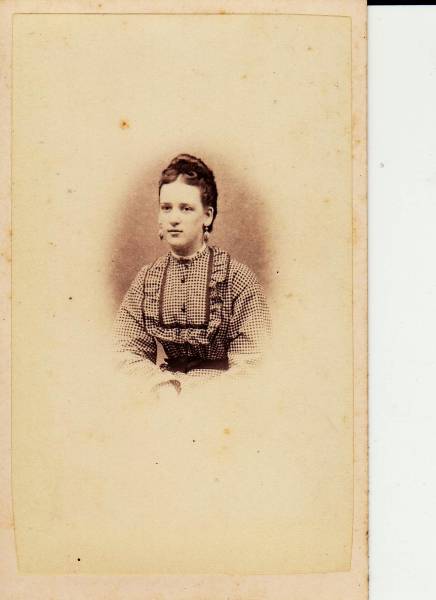 lizzie_young_woman.jpg lizzie_young_woman.jpg