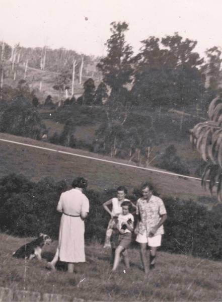 farm_family.jpg farm_family.jpg