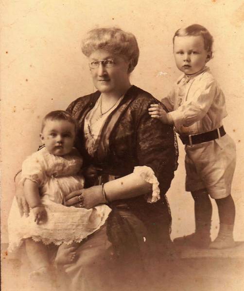 gran_lightoller_with_kids_enhanced.jpeg gran_lightoller_with_kids_enhanced.jpeg