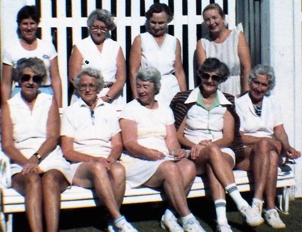 vi_s_tennis_group_1985_enhanced.jpeg vi_s_tennis_group_1985_enhanced.jpeg