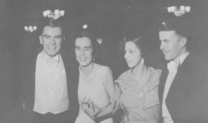 dad_mum_and_friends_mobbs.jpg dad_mum_and_friends_mobbs.jpg