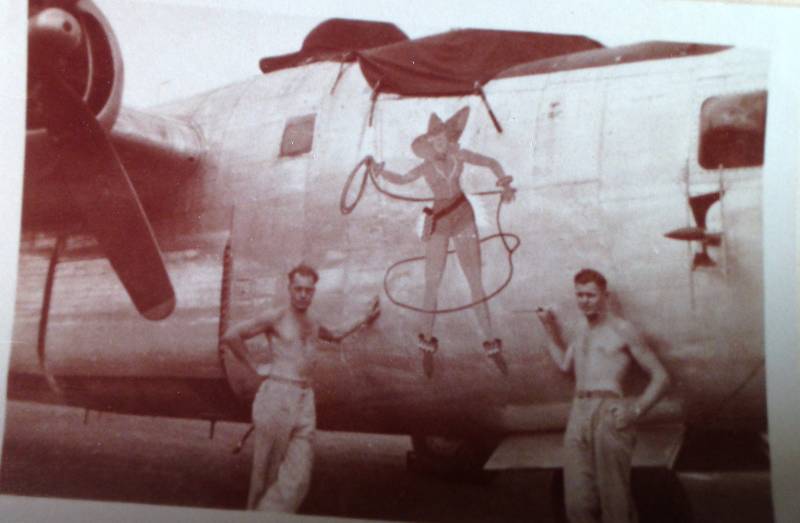 plane_docoration.jpg plane_docoration.jpg