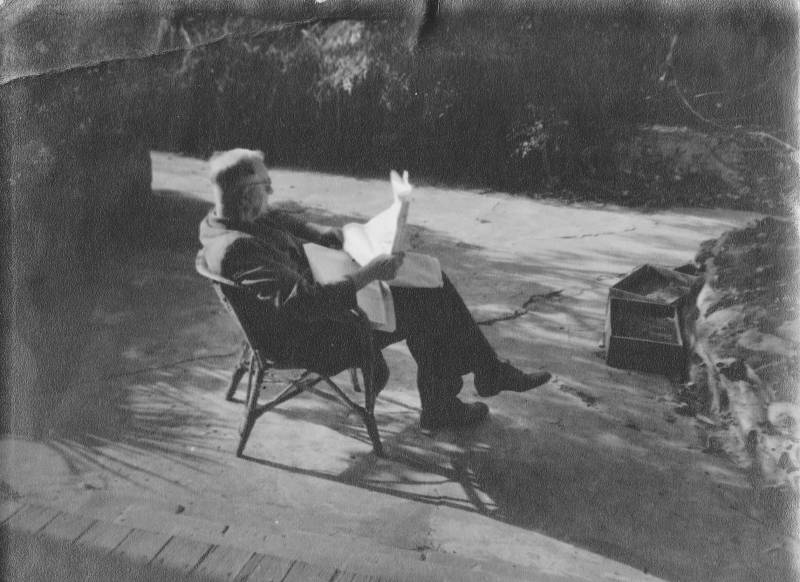 rsmp_in_garden.jpg rsmp_in_garden.jpg